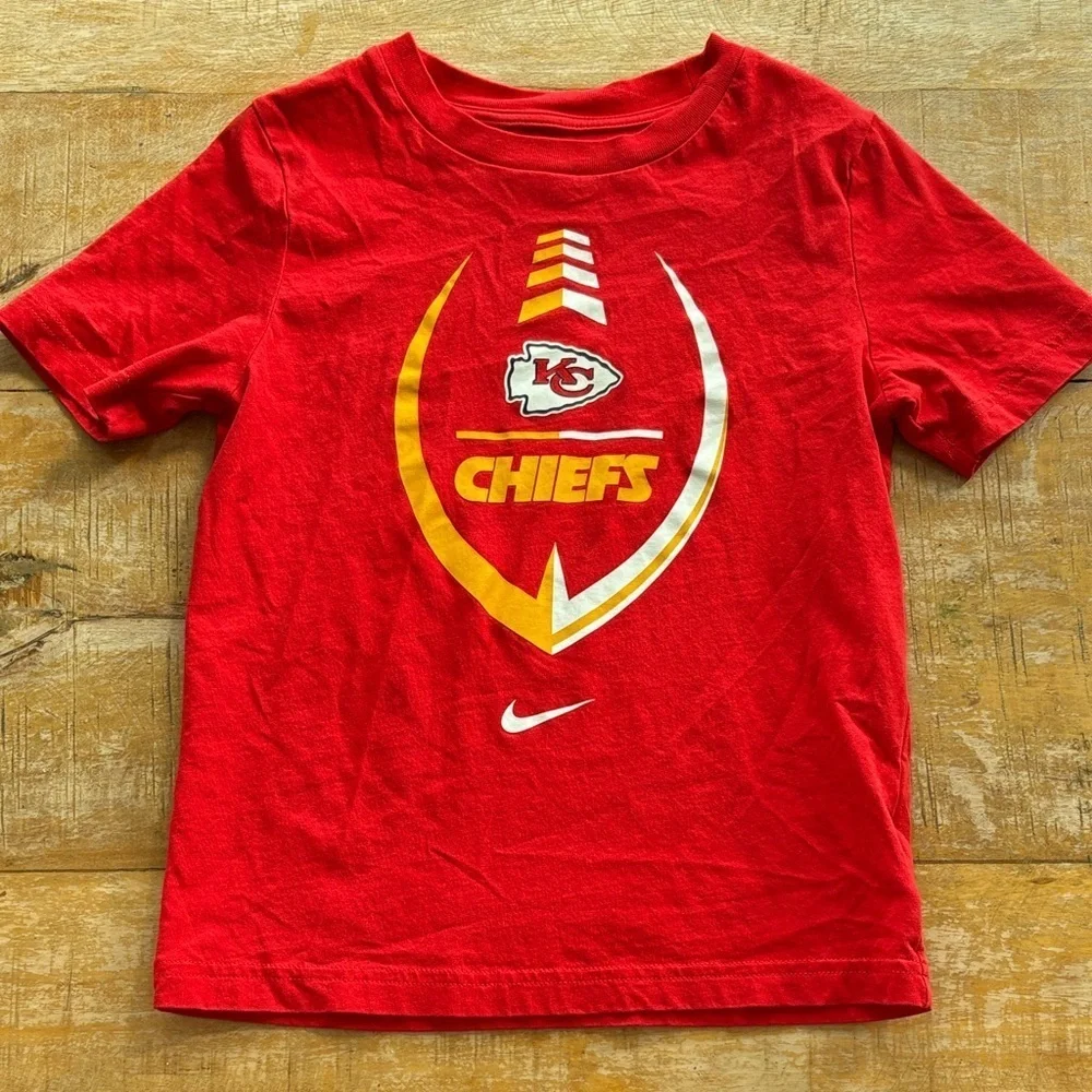 NWOT Nike Kids Kansas City Chiefs Tee M(5/6)